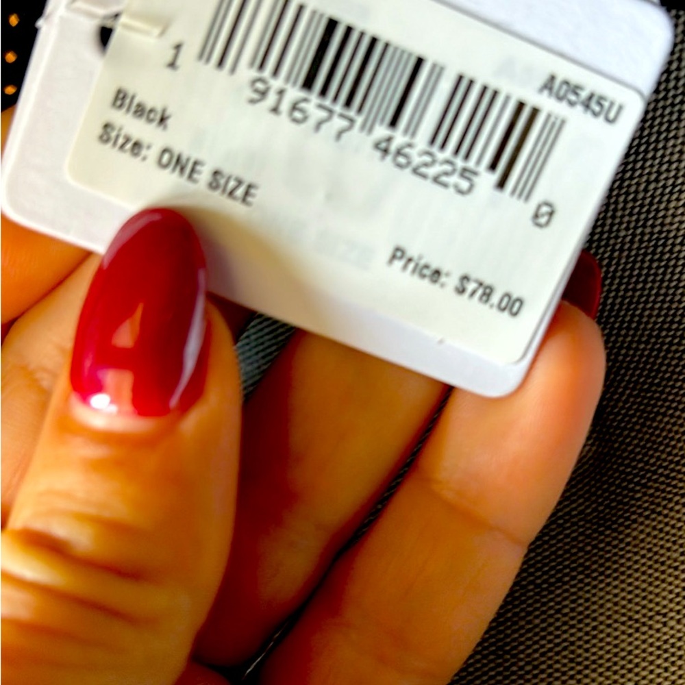 NWT ALO hat. Retails $78. Adjustable strap. Amazing Quality